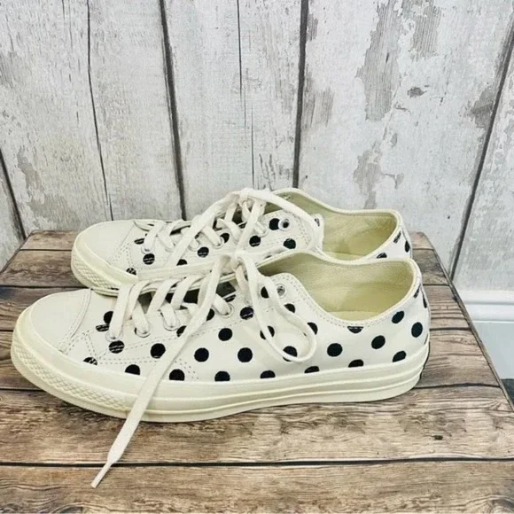 Converse Chuck Taylor All Stars - Leather Polka Dot Low Top Sneakers - Picture 5 of 9